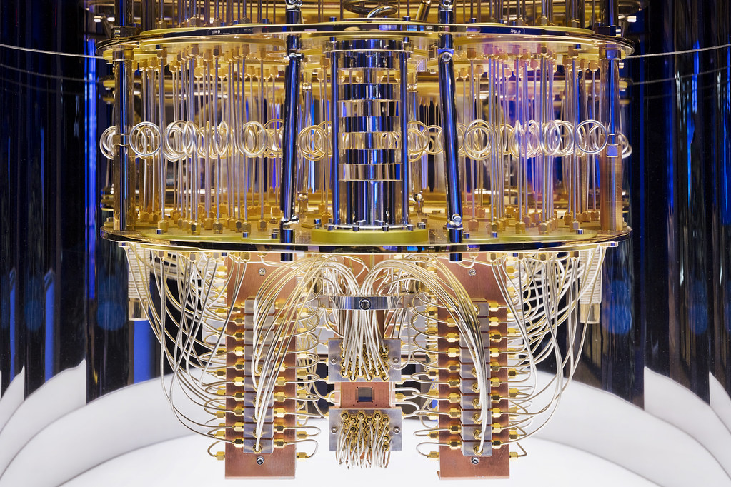 1.​ The Fascinating World of Quantum Computing: Exploring ⁢the Basics ⁣and Beyond